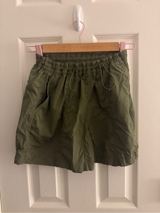 Uniqlo Pants - Uniqlo Olive Green Drawstring Athletic Bermuda Shorts
